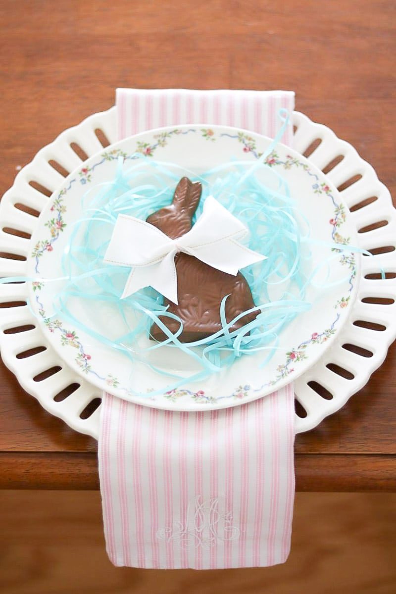 Decorating your table with rabbits with a chocolate bunny place setting centerpiece