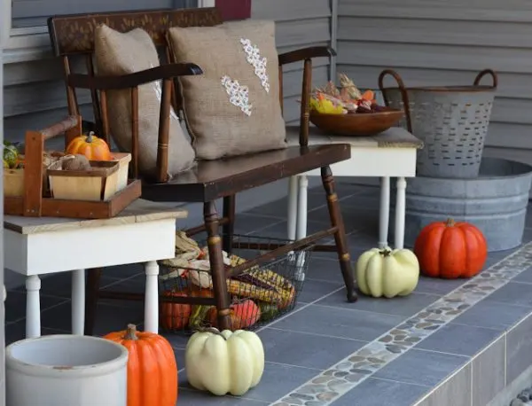Fall Porch Design pumpkins