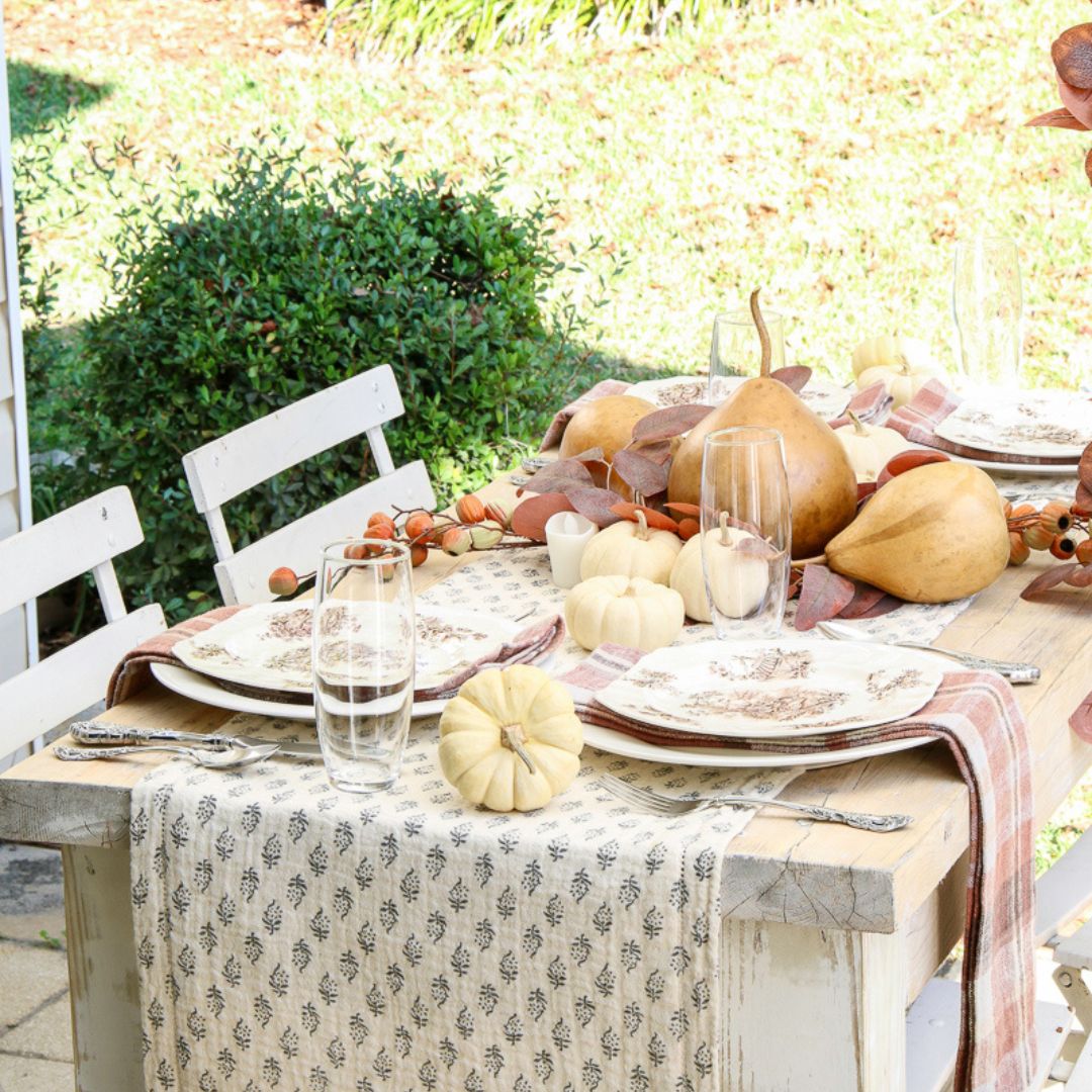 10 Thanksgiving Tablescape Ideas From a Designerโs Own Home