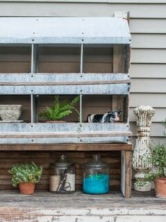 How to decorate with a chicken nesting box