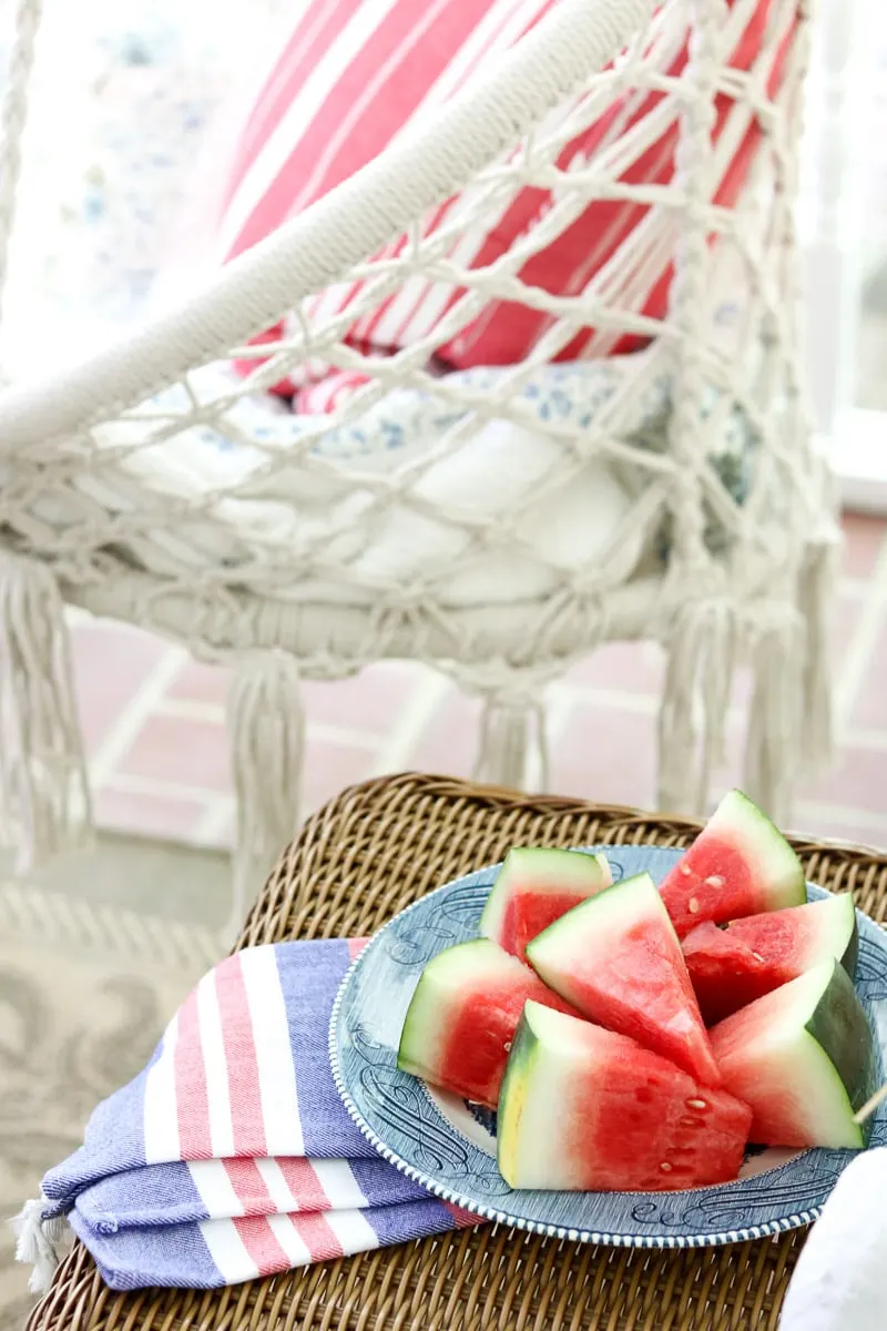 4th of July decorating ideas on the back porch