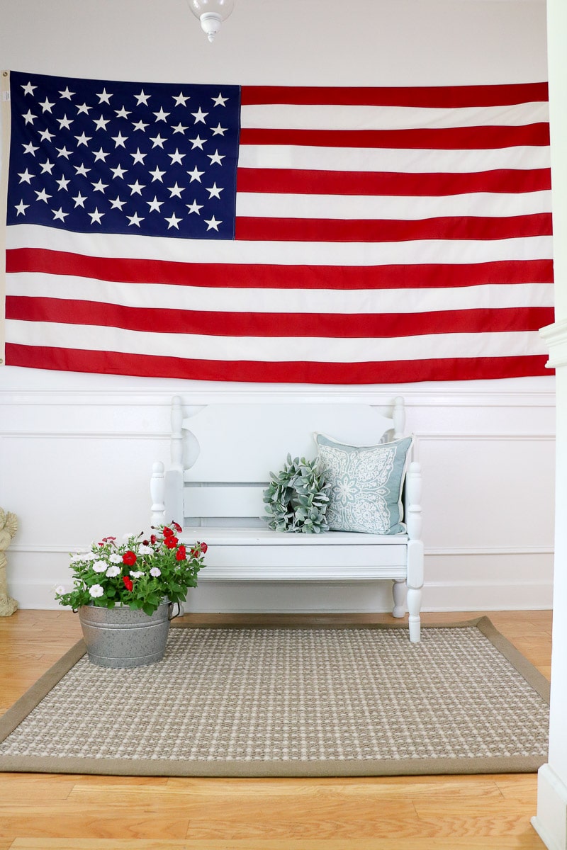 4th of July decorating ideas in the entryway