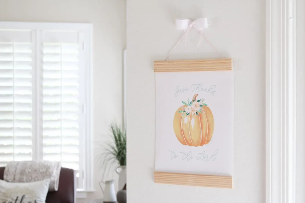 Free Floral Pumpkin printable of Psalms 107:1 Give Thanks to the Lord for your fall home decor
