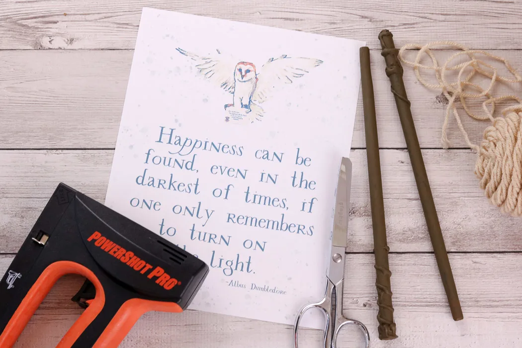 Harry Potter free printables and wall hanging supplies