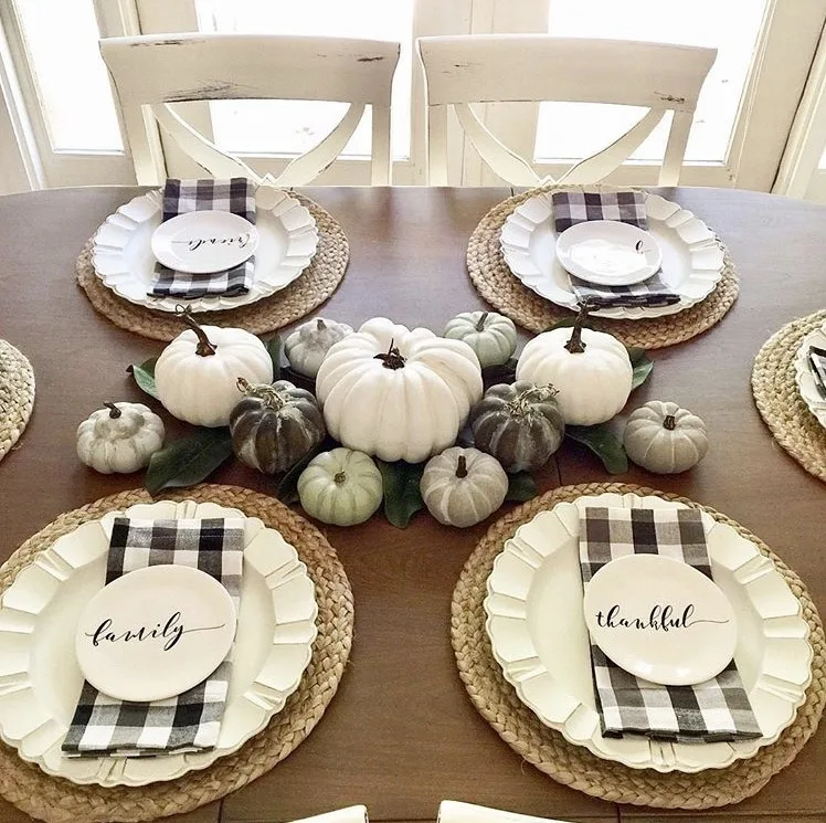 halloween table setting