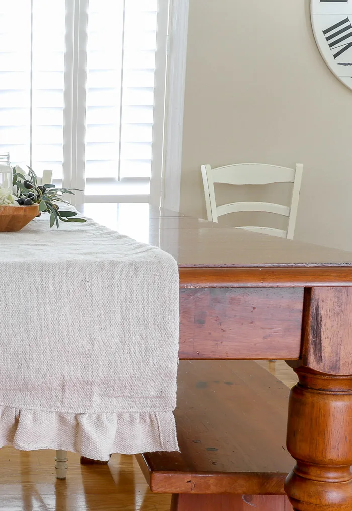 Dropcloth table runner with ruffle