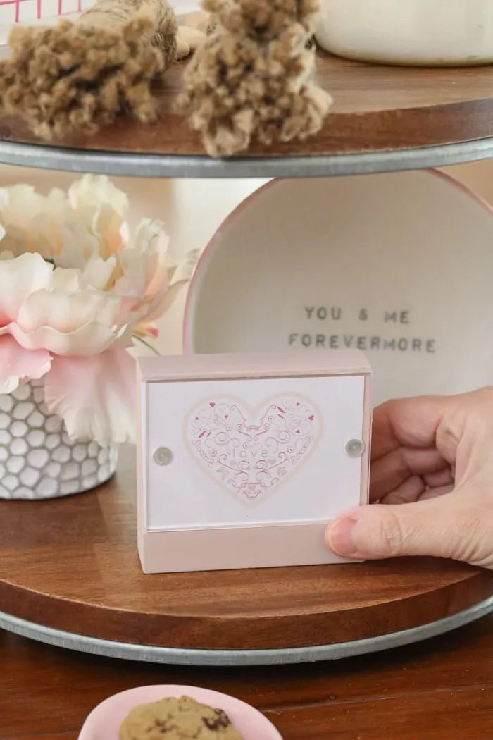 mini acrylic frame with free printable Valentine day table decoration