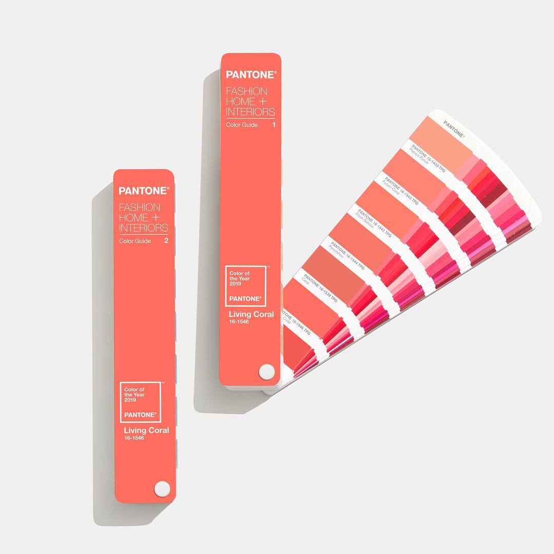 Paint color of the year Pantone Living Coral