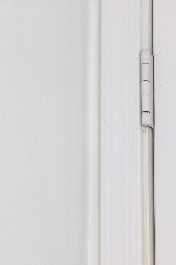 HOW TO PAINT WALLS WHITE THE EASY WAY