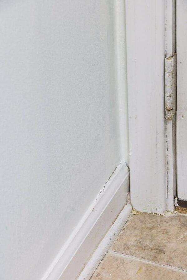 HOW TO PAINT WALLS WHITE THE EASY WAY