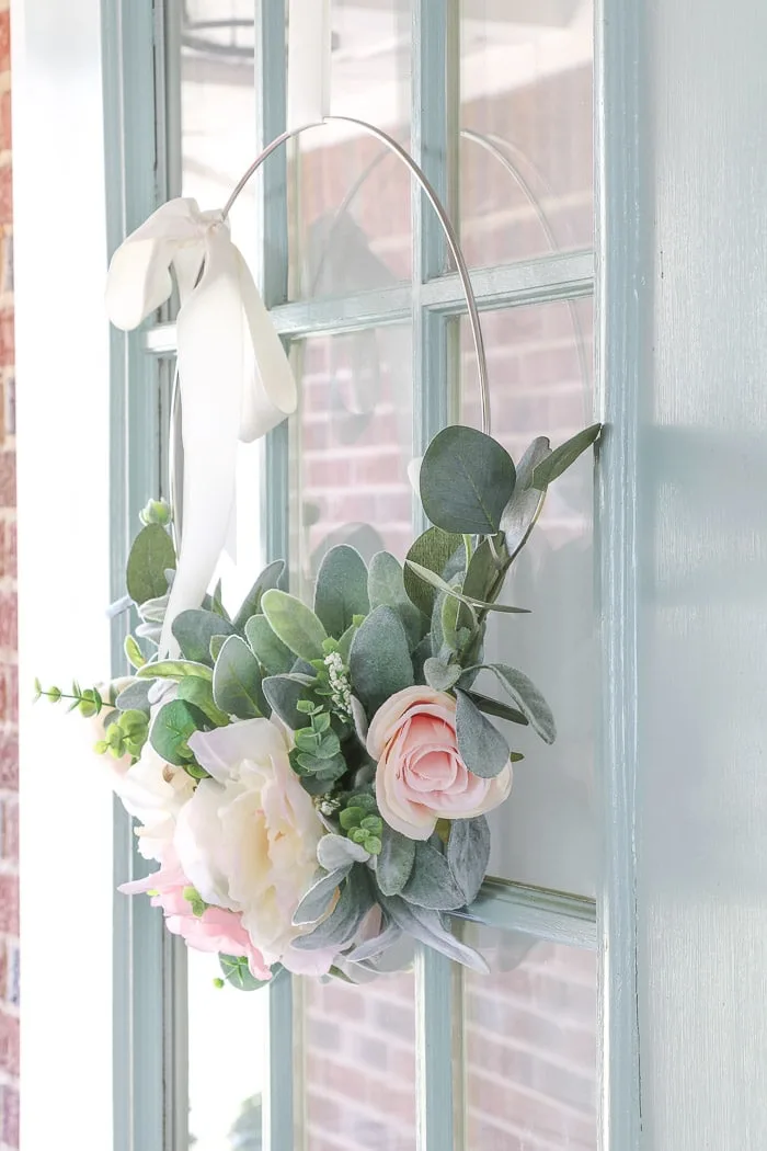 spring porch door decorating ideas with boho floral wreath