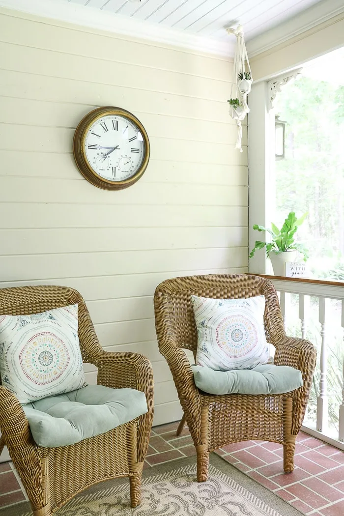 Showing one wall with screened in porch decorating ideas