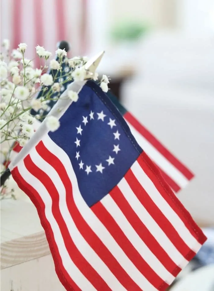 4th of July tablescape with Betsy Ross flags