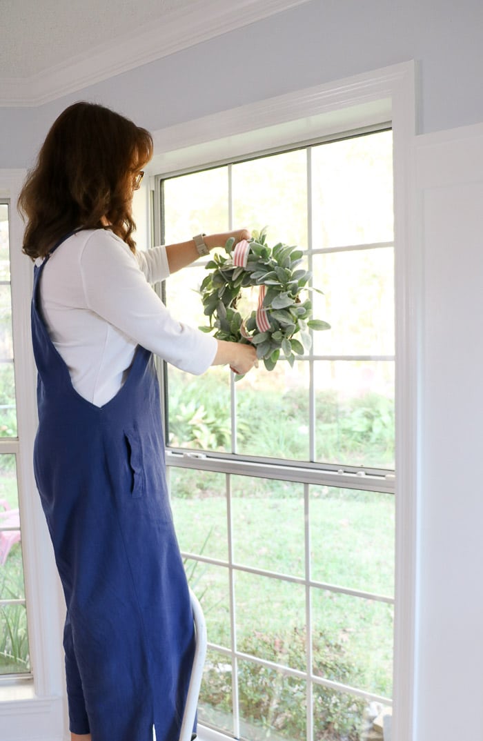 HOW TO HANG WREATHS ON WINDOWS WITH RIBBON HOW TO HANG WREATHS ON WINDOWS WITH RIBBON
