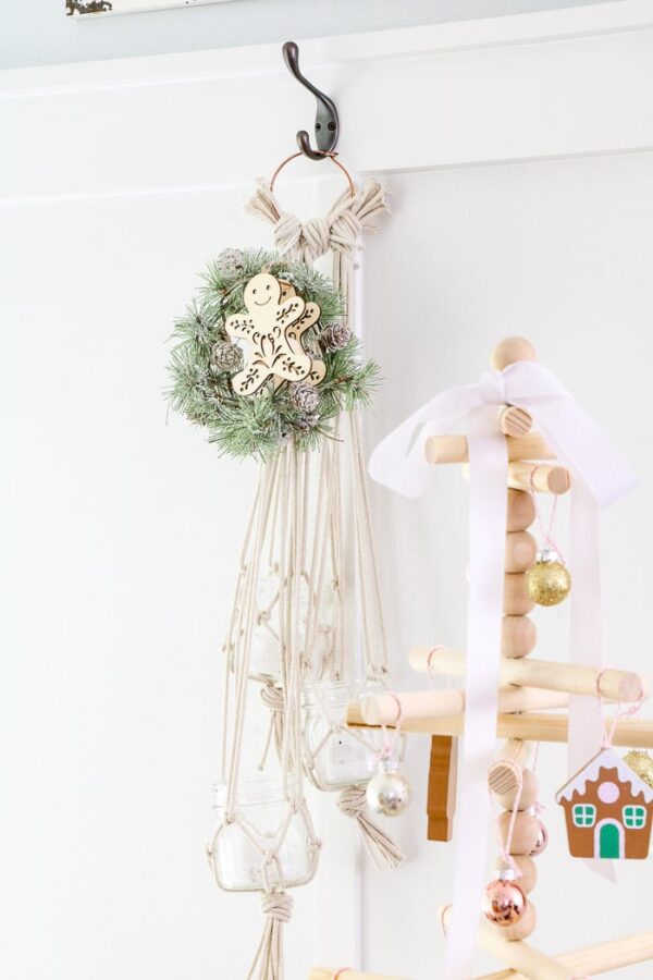 HOW TO MAKE A SIMPLE WOODEN DOWEL CHRISTMAS TREE