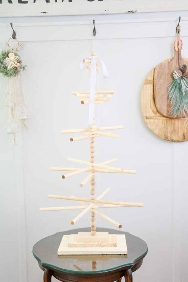 HOW TO MAKE A SIMPLE WOODEN DOWEL CHRISTMAS TREE