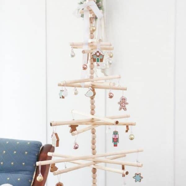 HOW TO MAKE A SIMPLE WOODEN DOWEL CHRISTMAS TREE