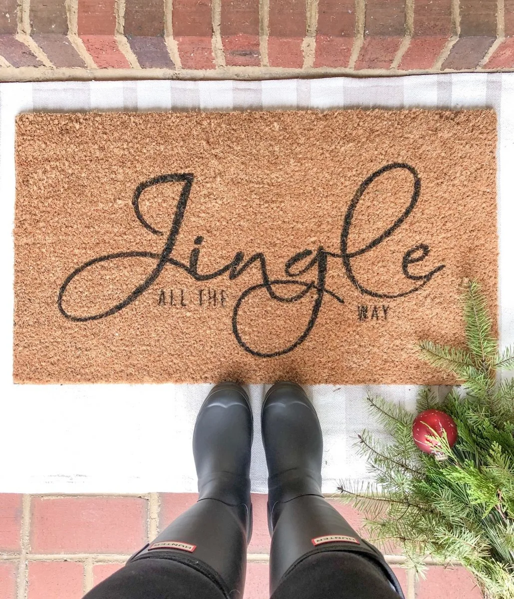 Christmas layered rug idea for your front porch