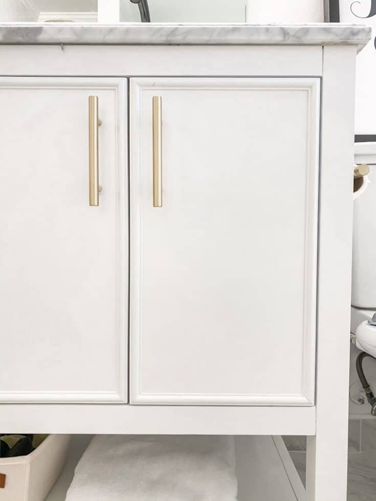 SMALL FARMHOUSE BATHROOM IDEAS WITH A MINIMALIST TOUCH