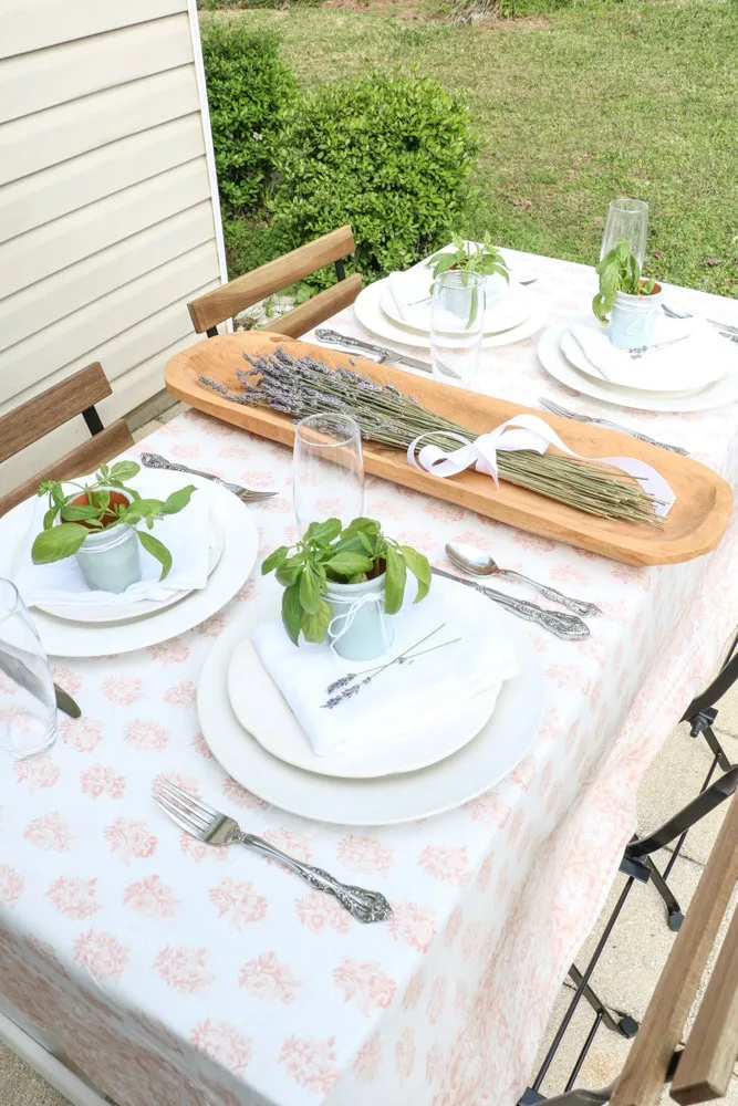 French country table setting
