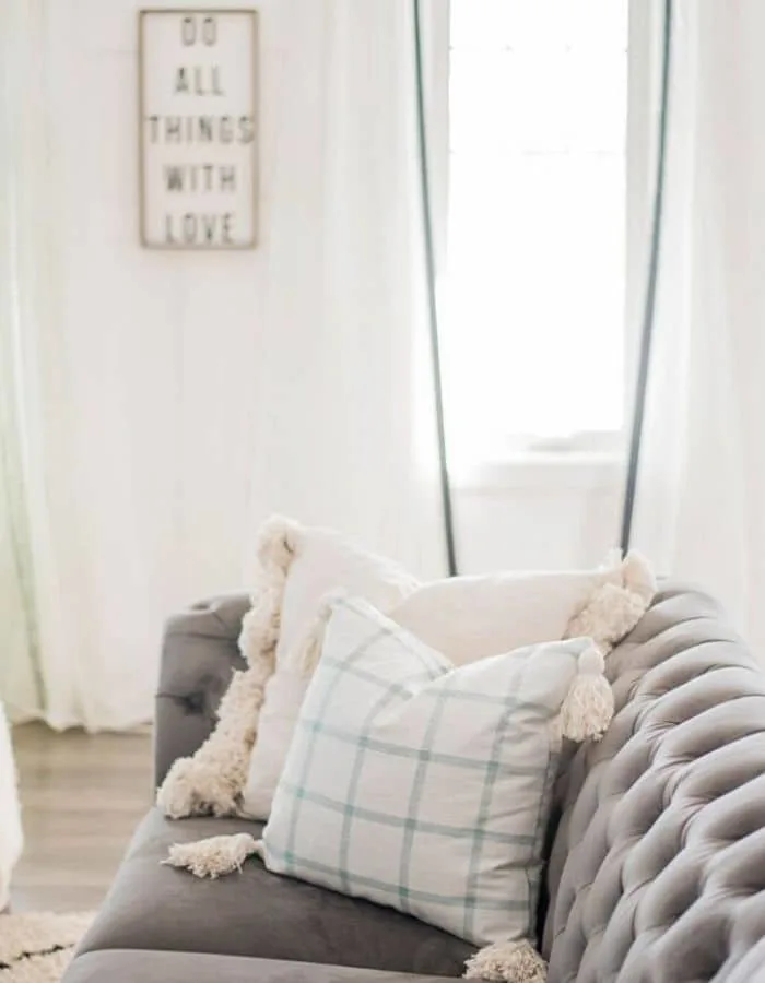 TASSEL PILLOW COVER by The DIY Mommy