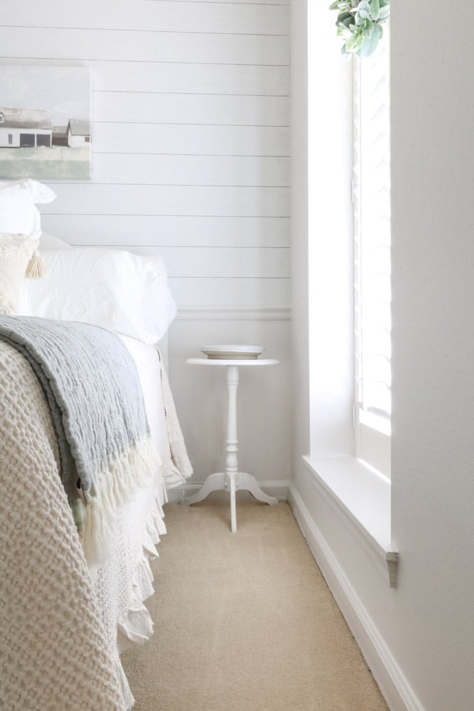 Cheap bedroom ideas using a small thrifted end table