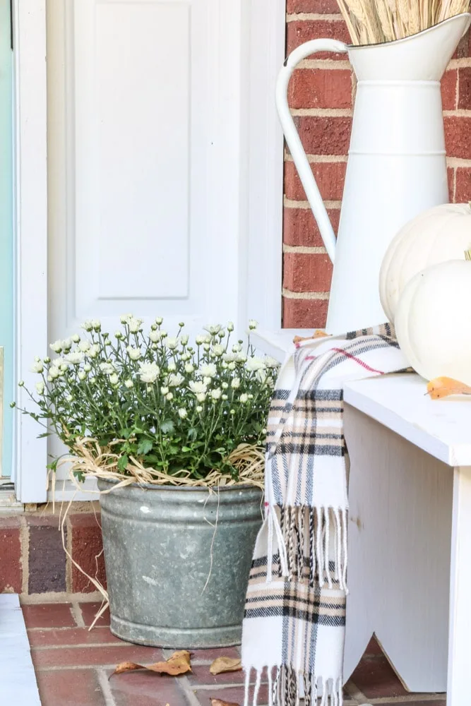 Fall front porch decorating ideas on a budget