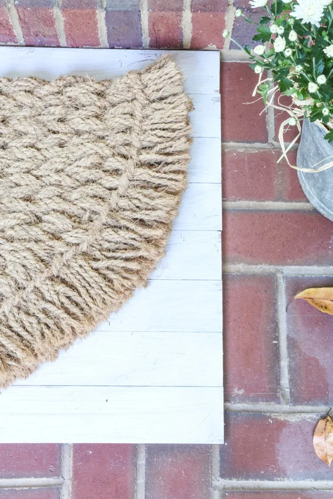 Front porch layered rug idea for autumn