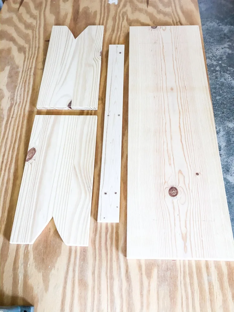 Easy bench plans. Cut wood pieces for a easy DIY wood bench.