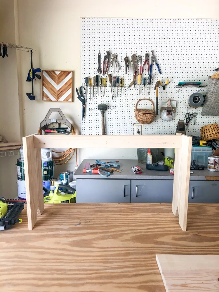 Base of a simple bench DIY
