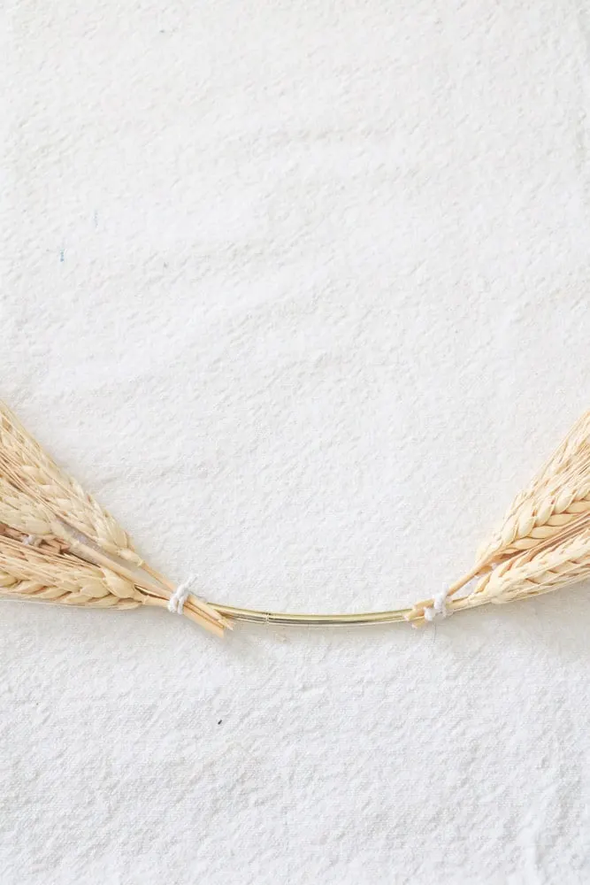 Dried wheat wreath DIY minimalist 