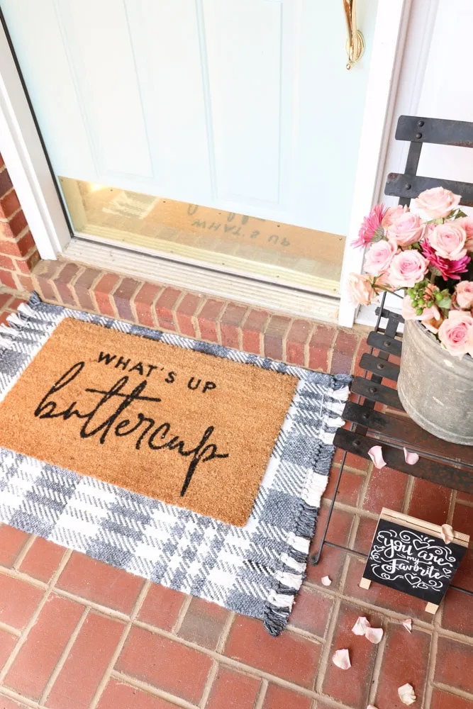 Front porch Valentine's day layered rug ideas