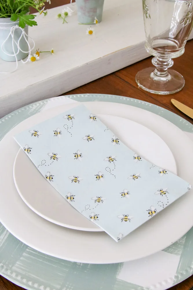 Simple place setting with Martha Steward honey bee napkins DIY
