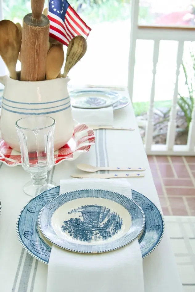 4th of July table decorations with vintage centerpiece