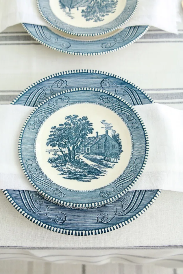 4th of July place setting using Currier and Ives blue dishes