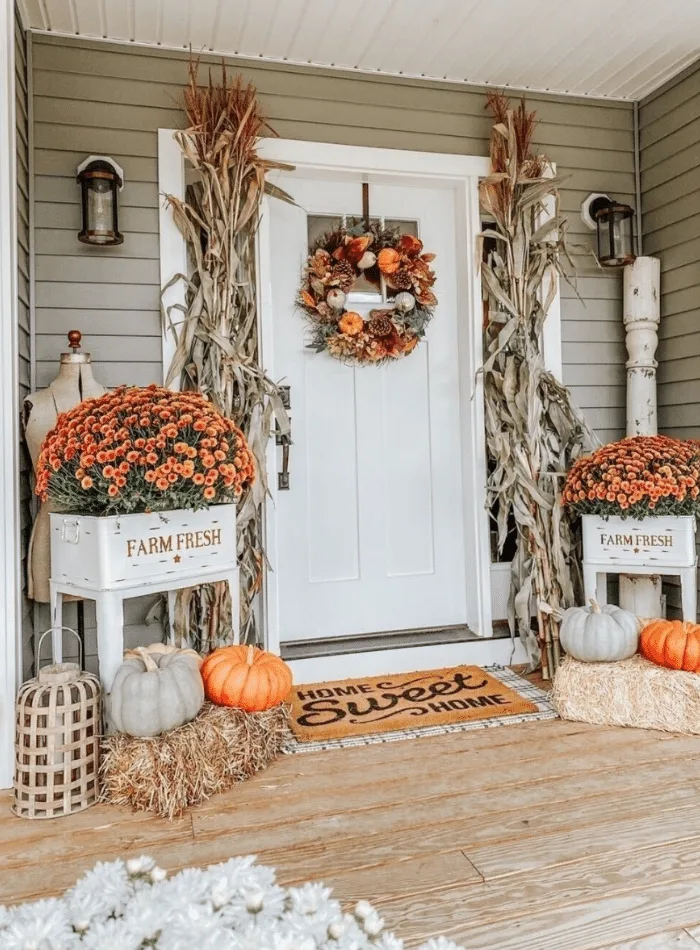 Vintage style fall front porch idea