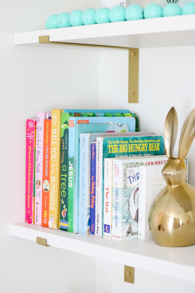 Bookcase in rainbow order