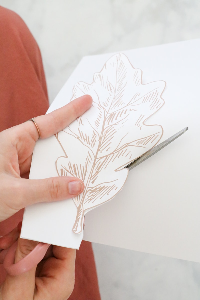 Cutting template for fall paper leaf garland