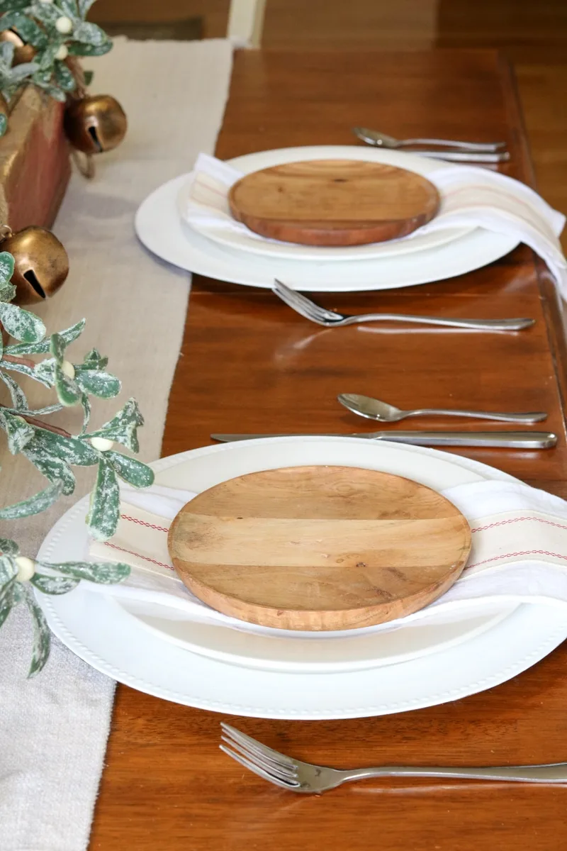 Christmas tablescape in rustic farmhouse style