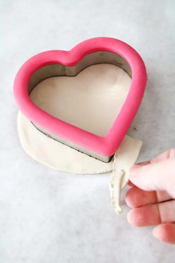 How to make an air dry clay bowl with cookie cutter
