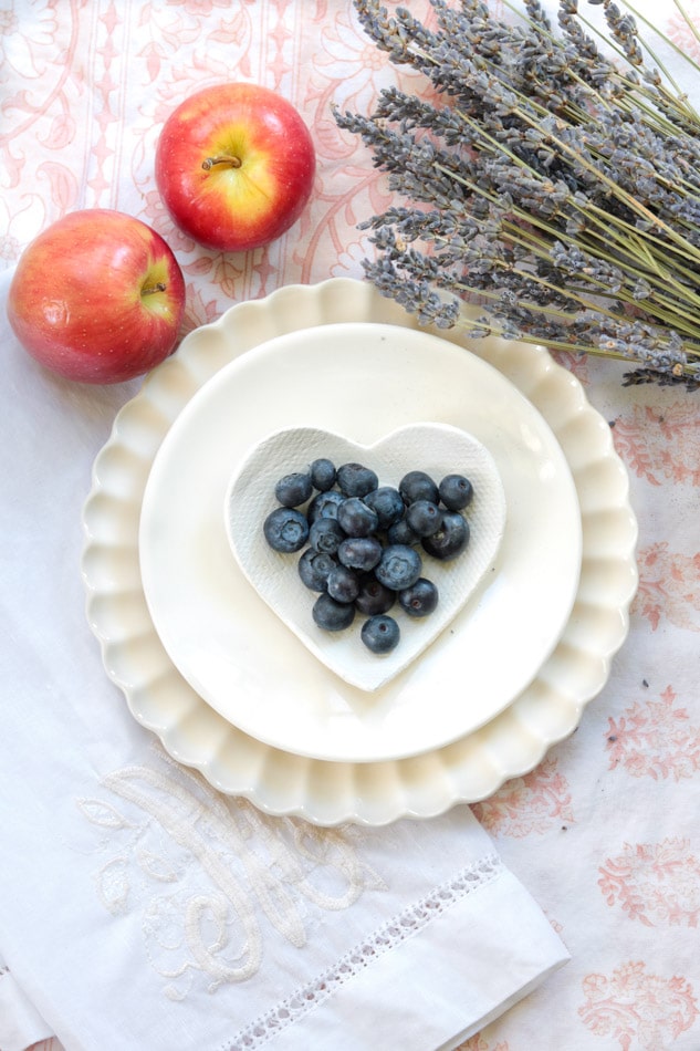 Display of an easy DIY heart shaped bowl 