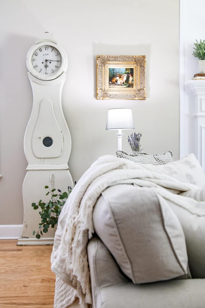 Clock color is similar to painter's white by Sherwin Williams