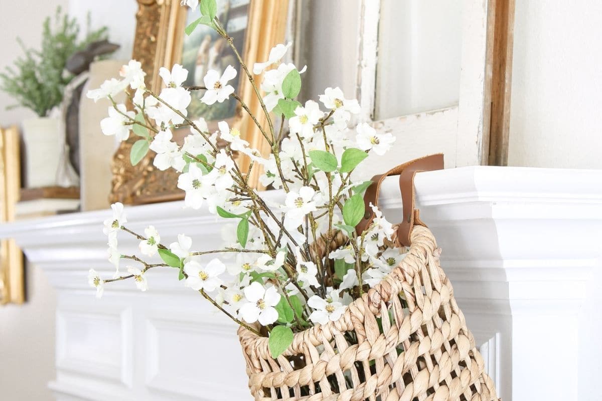 Decorating a Mantel for Spring that is Easy and Inspiring
