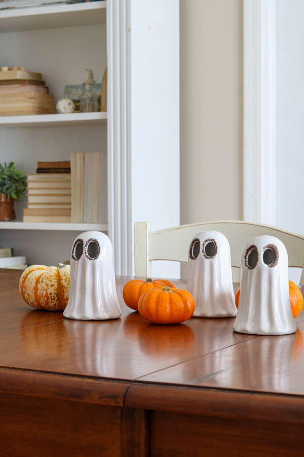 Retro ghost and pumpkin table centerpiece