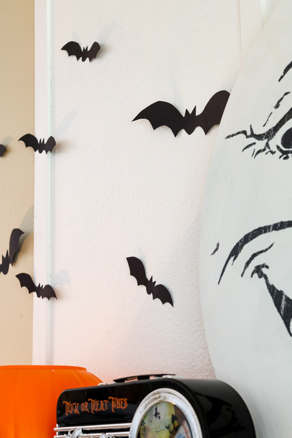 Black bat printable templates to make flying bats