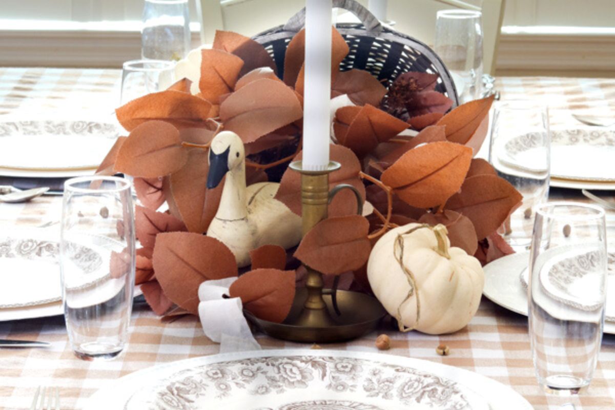 Friendsgiving Thanksgiving centerpiece ideas