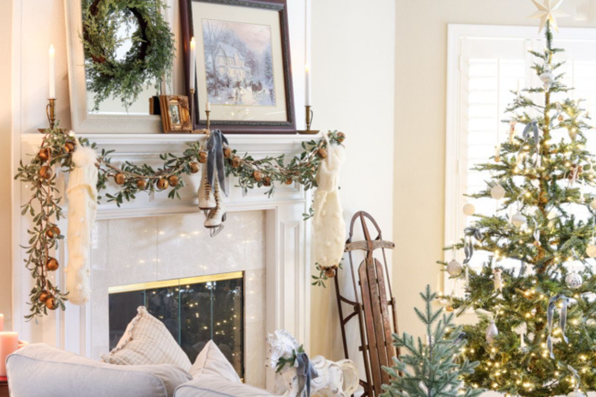 Blue Christmas Decoration Ideas With Hints Of Vintage Victorian   Blue And Green Christmas Decoration Ideas 