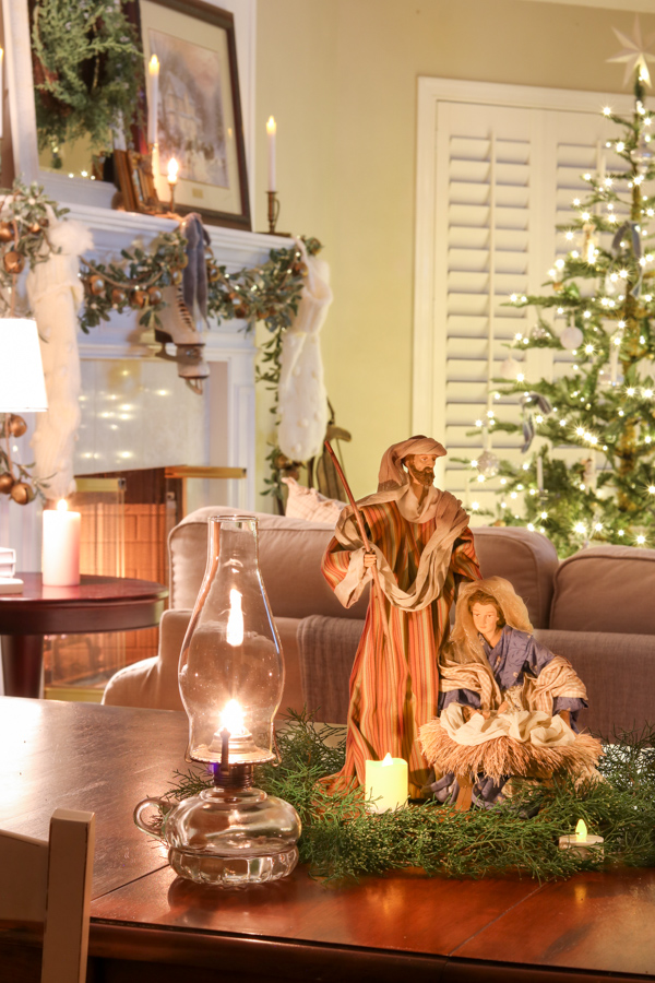 Decorating with candles and a Christmas candlelight home tour