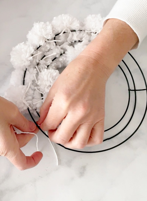 How To Make A Pom Pom Wreath With Yarn 4 Simple Steps How To Make A Pom Pom Wreath With Yarn 4 Simple Steps