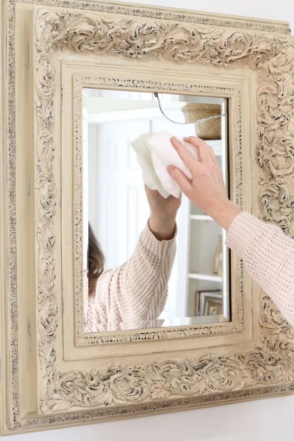 HOW TO HANG A WREATH ON A MIRROR 3